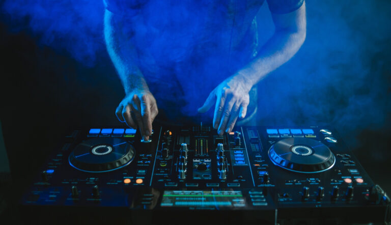 🎧🔥 SOIRÉE DJ SET AVEC DJ POU7 🔥🎧