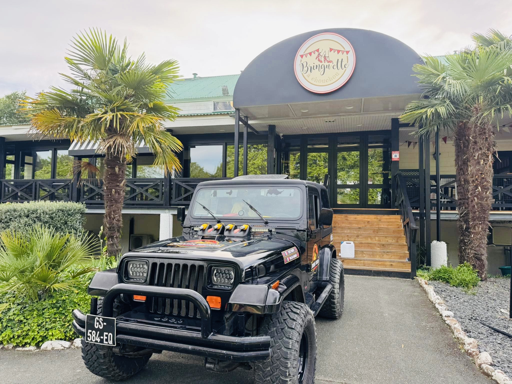 Jeep Wrangler de face